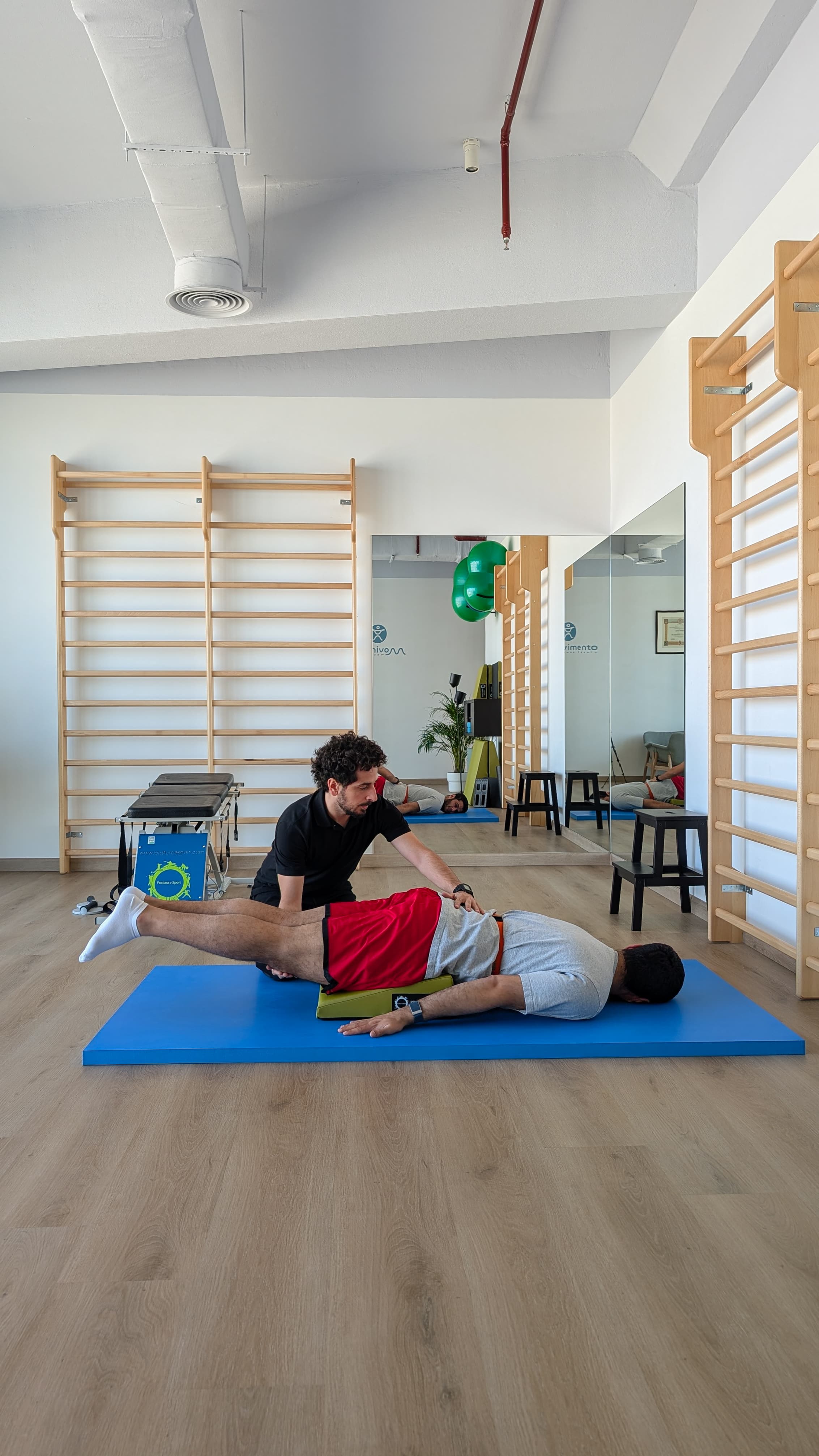 therapist side lying leg lift